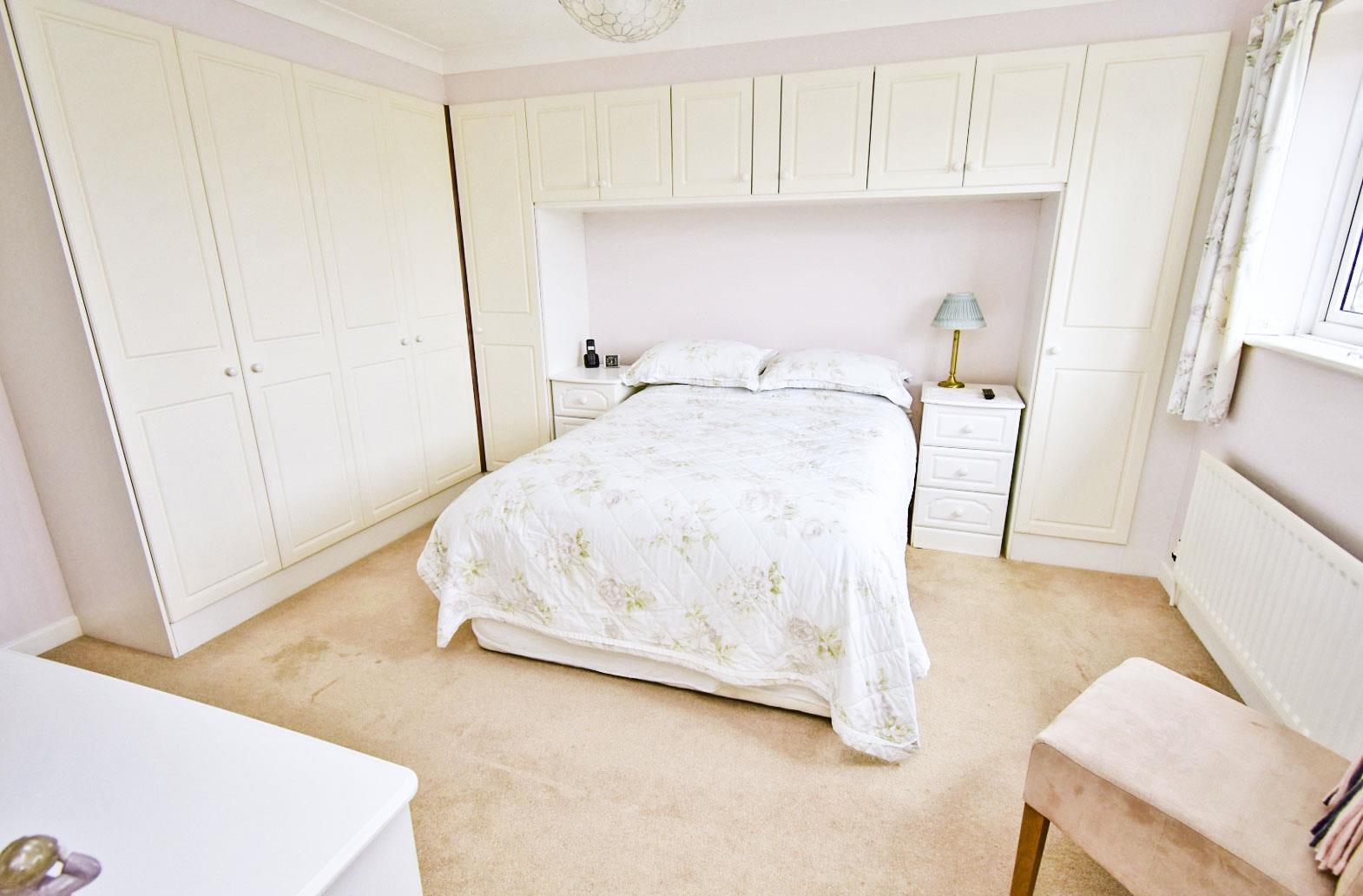 A BEDROOM 1.JPG